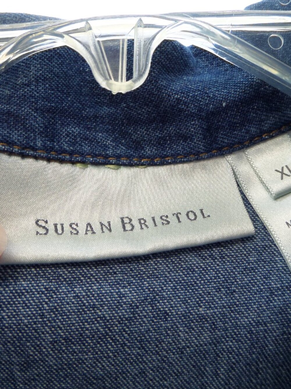 Susan Bristol Woman's Jean Vest With Accent Flowers Size XL NWOT - Picture 6 of 6